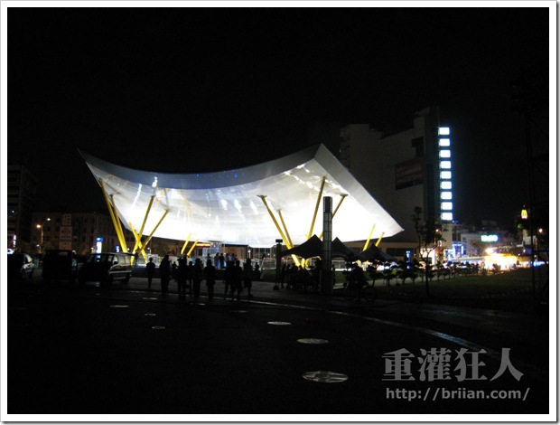 高雄捷运站-中央公园站-夜景